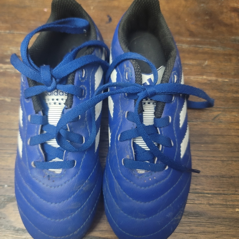 Adidas soccer cleats sz 12